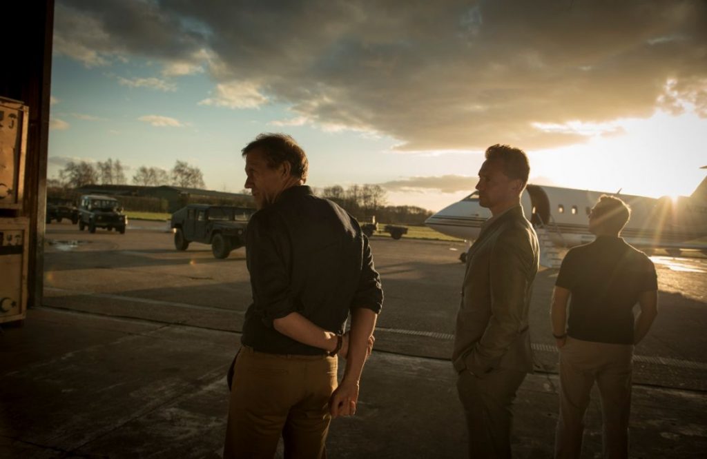 hugh-laurie-e-tom-hiddleston-1150x748
