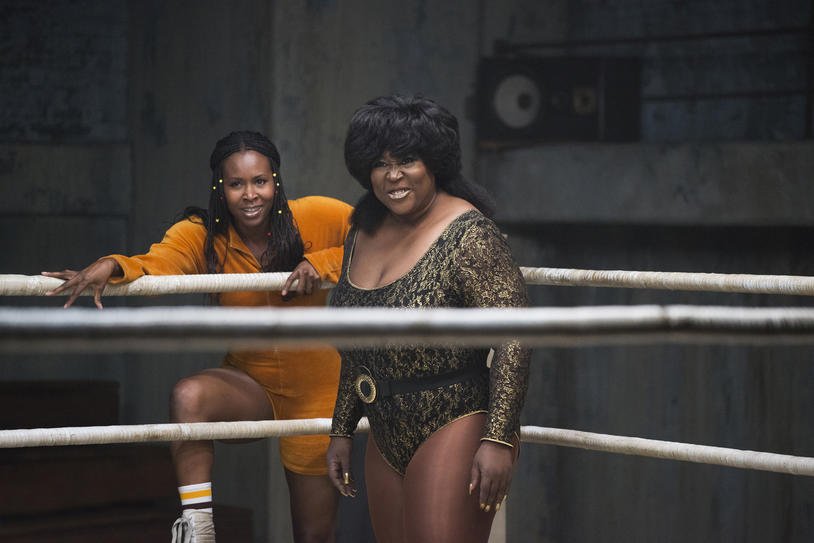 Glow, una banda di cefali, recensione